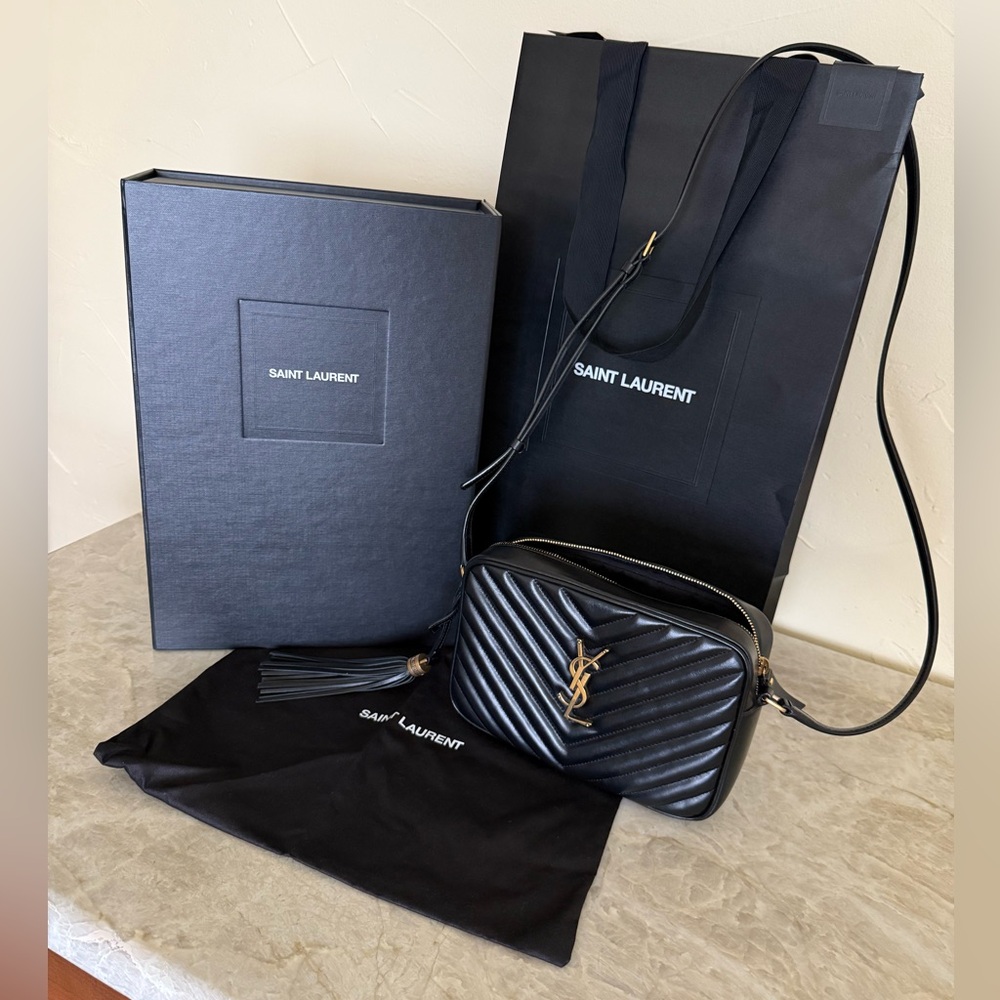 Yves Saint Laurent Lou Medium Camera Bag